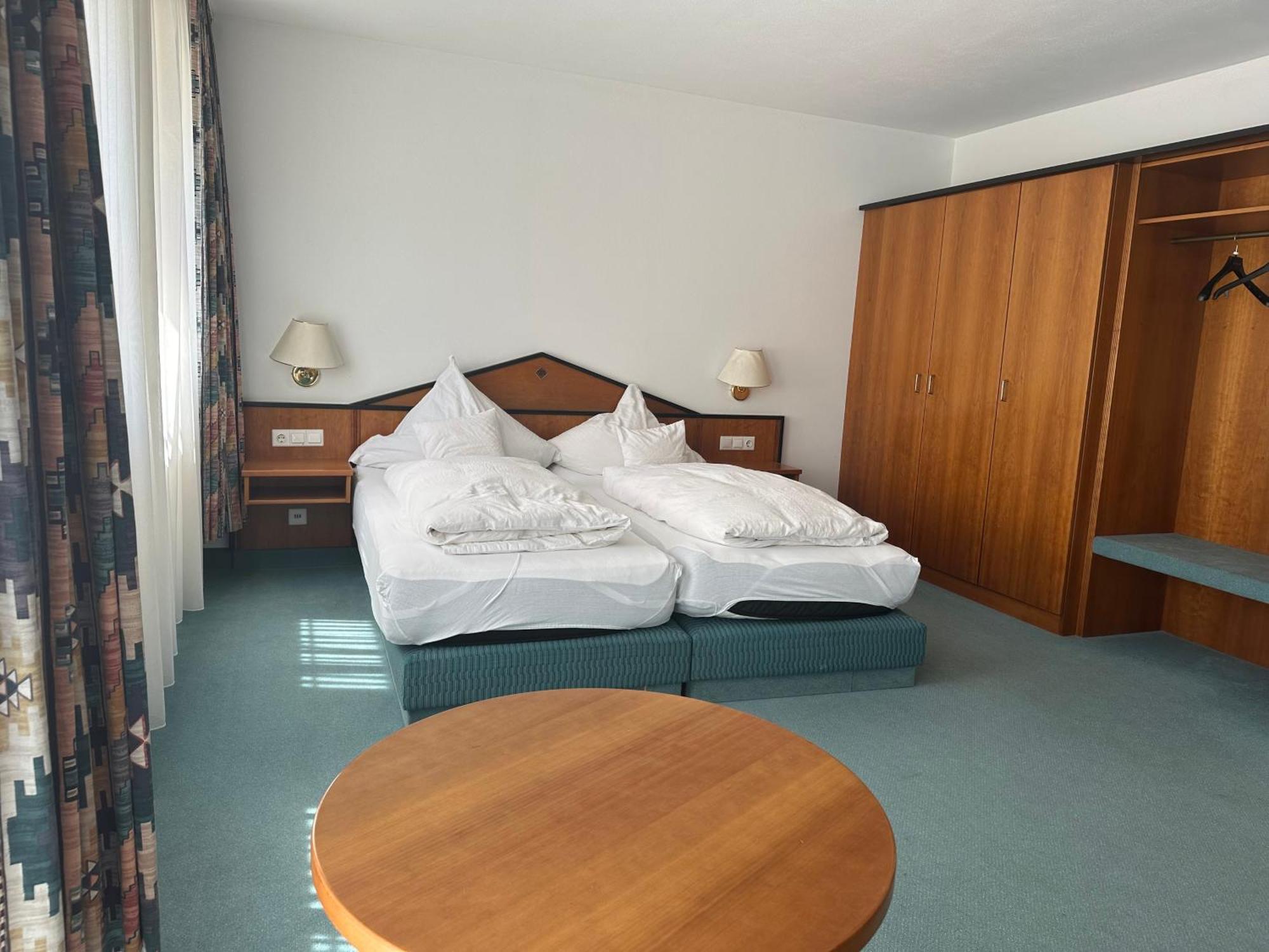 St Hotel Reichertshofen Экстерьер фото