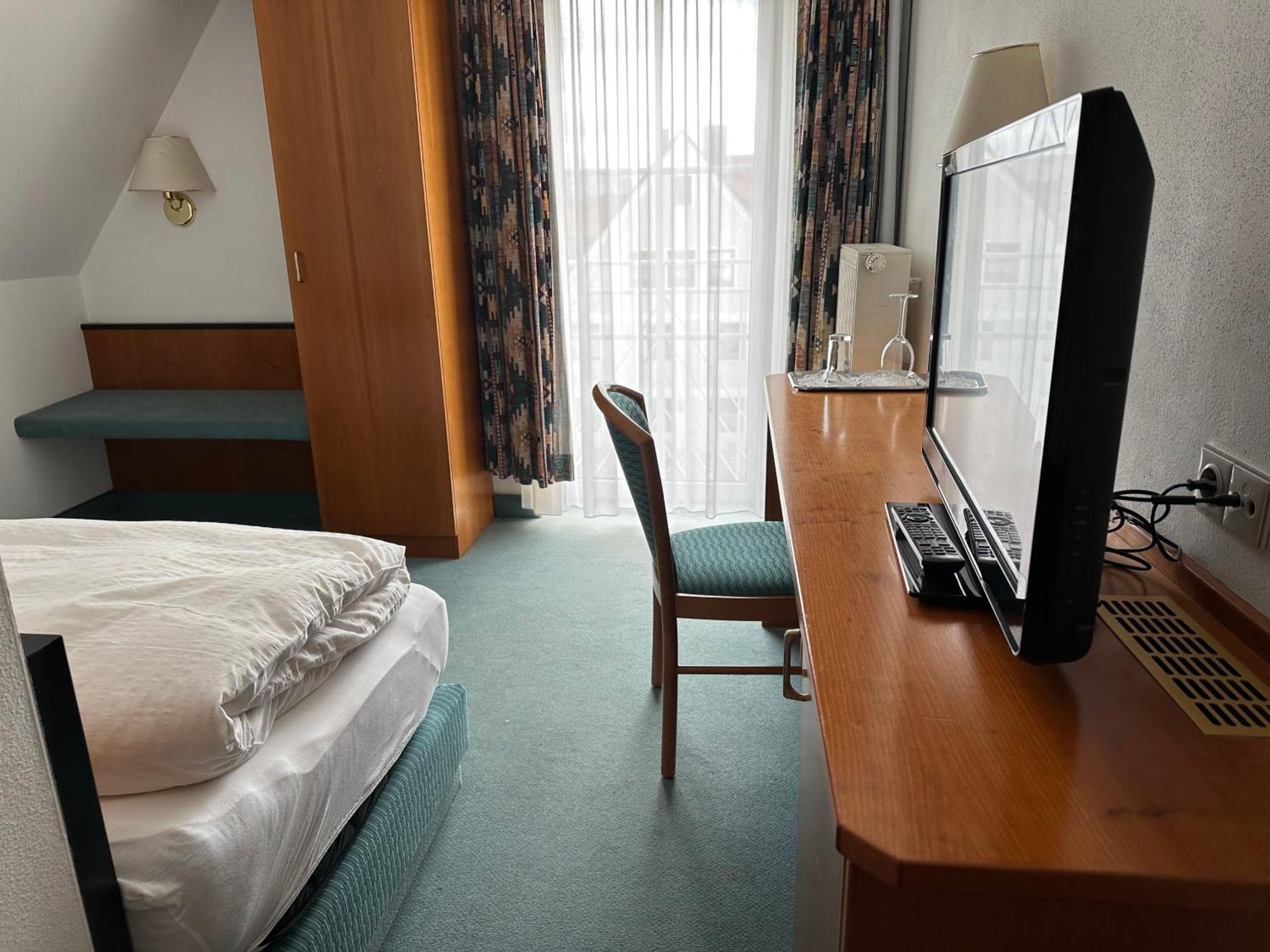 St Hotel Reichertshofen Экстерьер фото