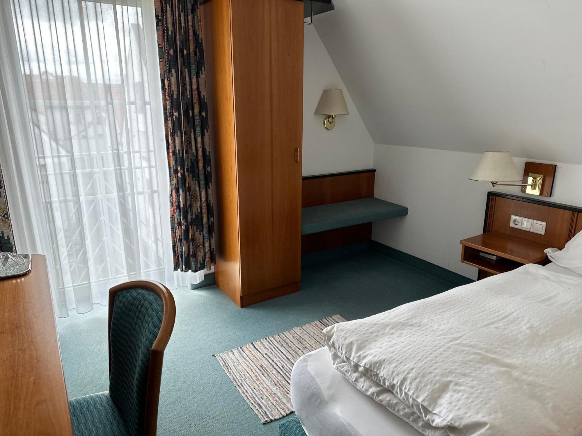 St Hotel Reichertshofen Экстерьер фото